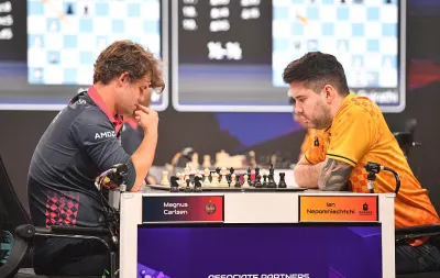 Random rewards enrich classic game-theory insights
